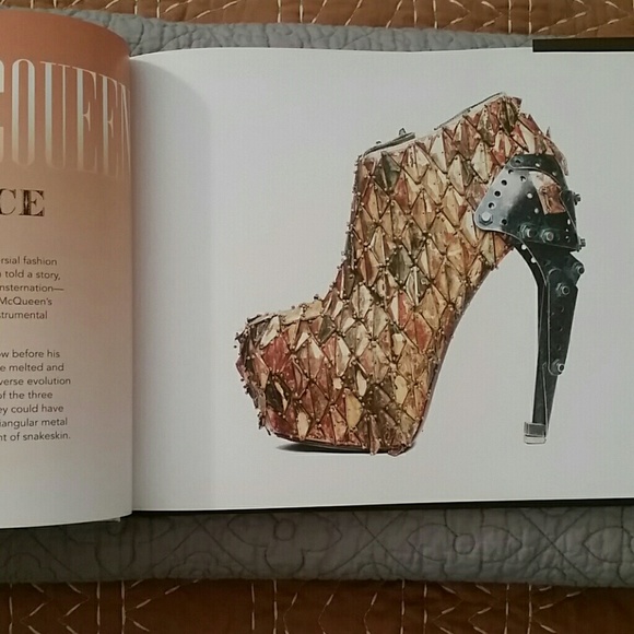 Hard Cover Book: 'Shoegasm' - Picture 6 of 8